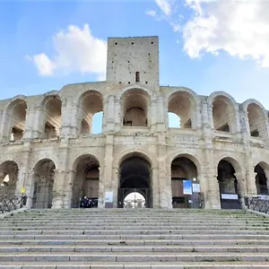 Appartement Duplex Au Cœur Du Centre Historique D’arles, Arles